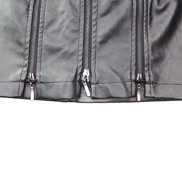 Carmin Zippered Front Faux Leather Mini Skirt Small - Picture 2 of 6
